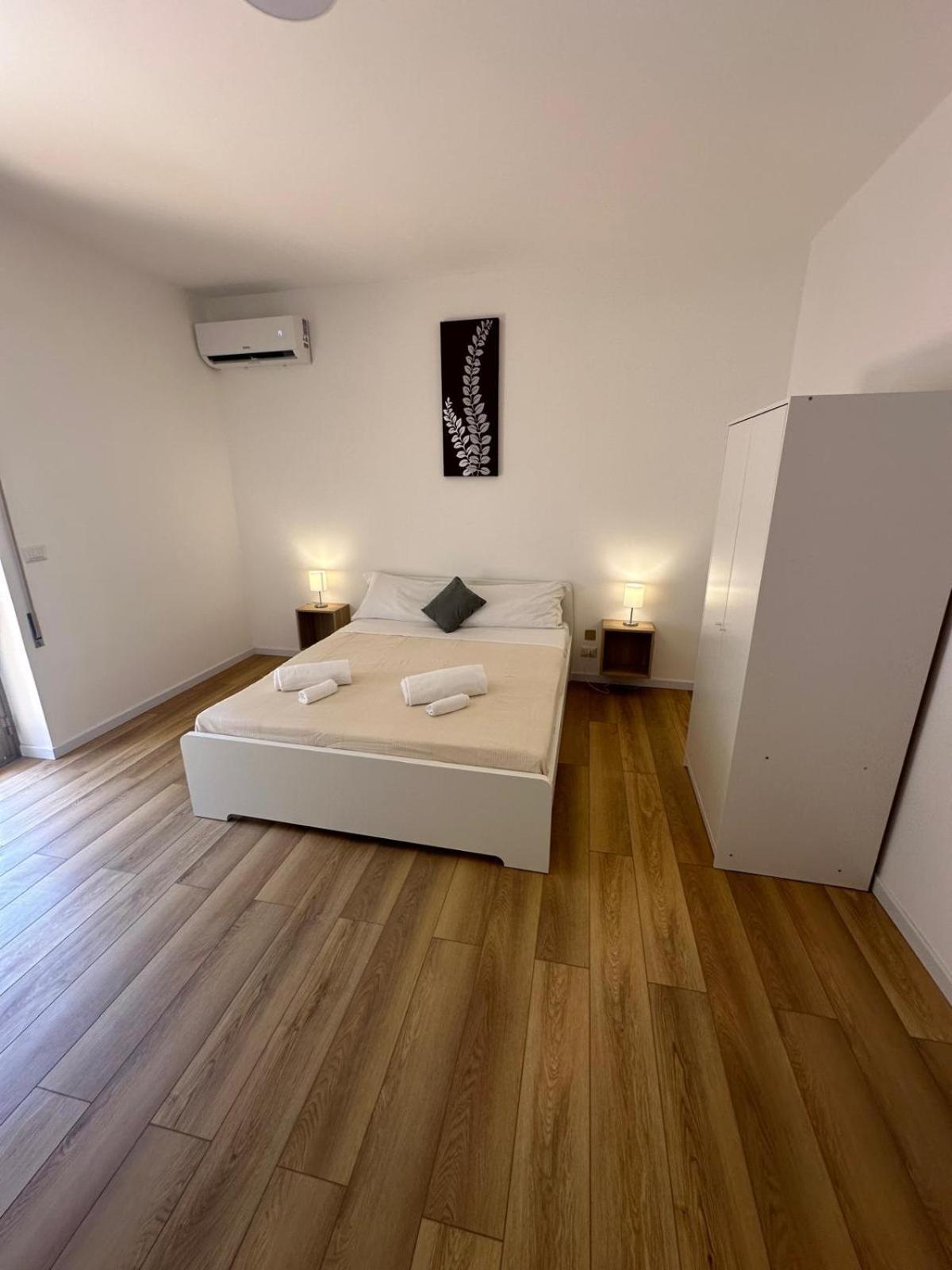 We Home Taormina Center With Parking Bagian luar foto