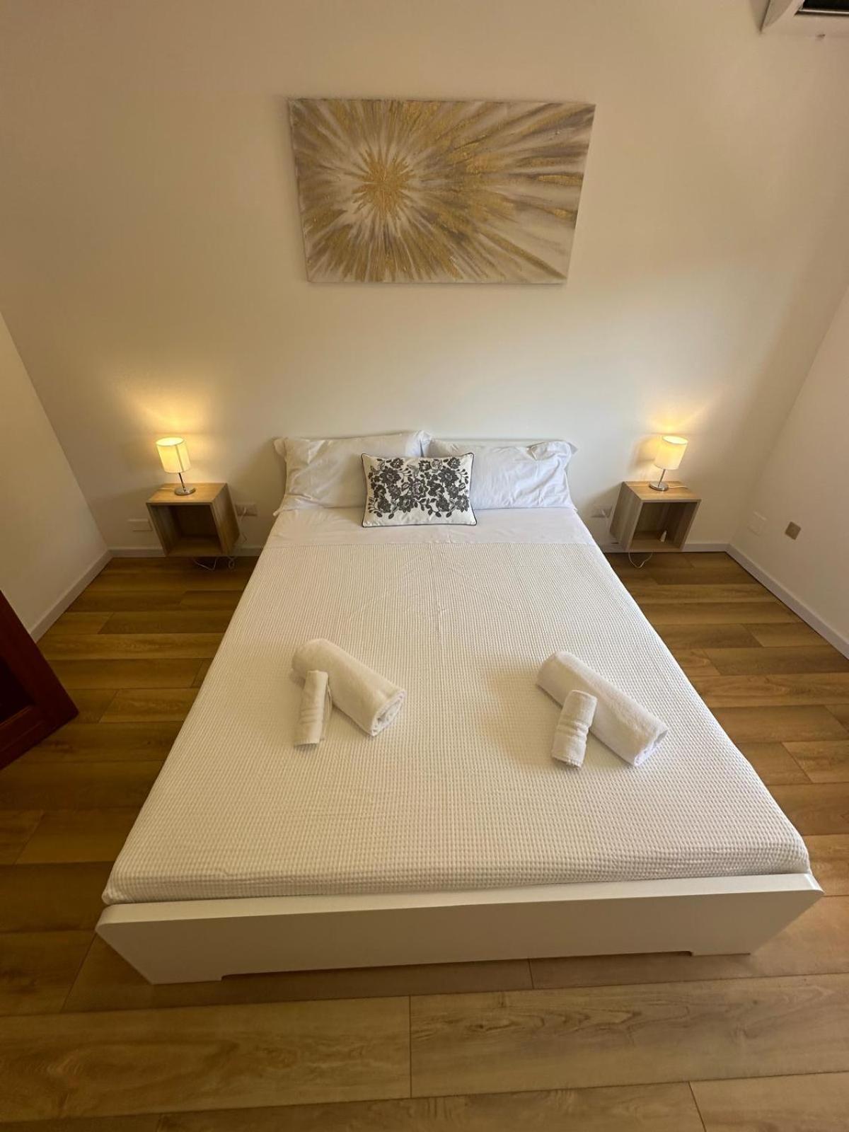 We Home Taormina Center With Parking Bagian luar foto