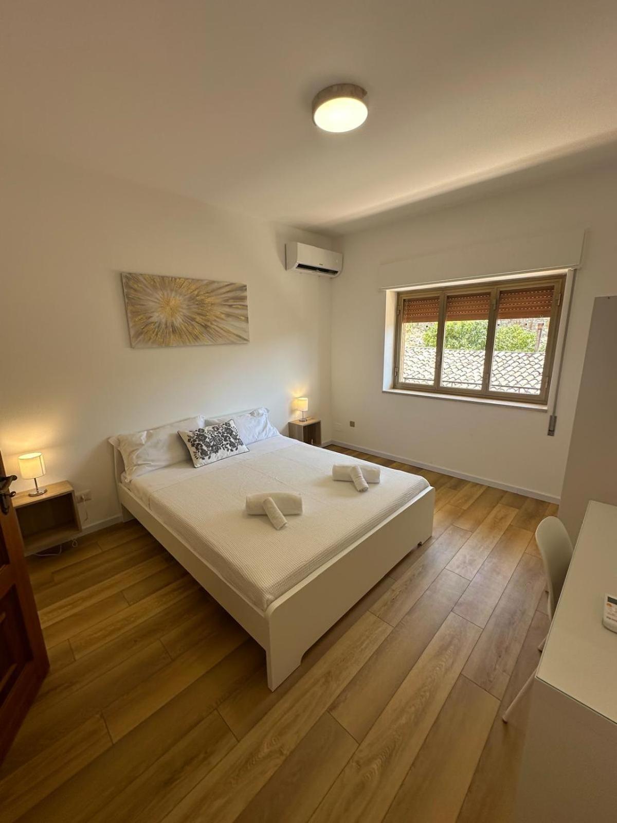 We Home Taormina Center With Parking Bagian luar foto
