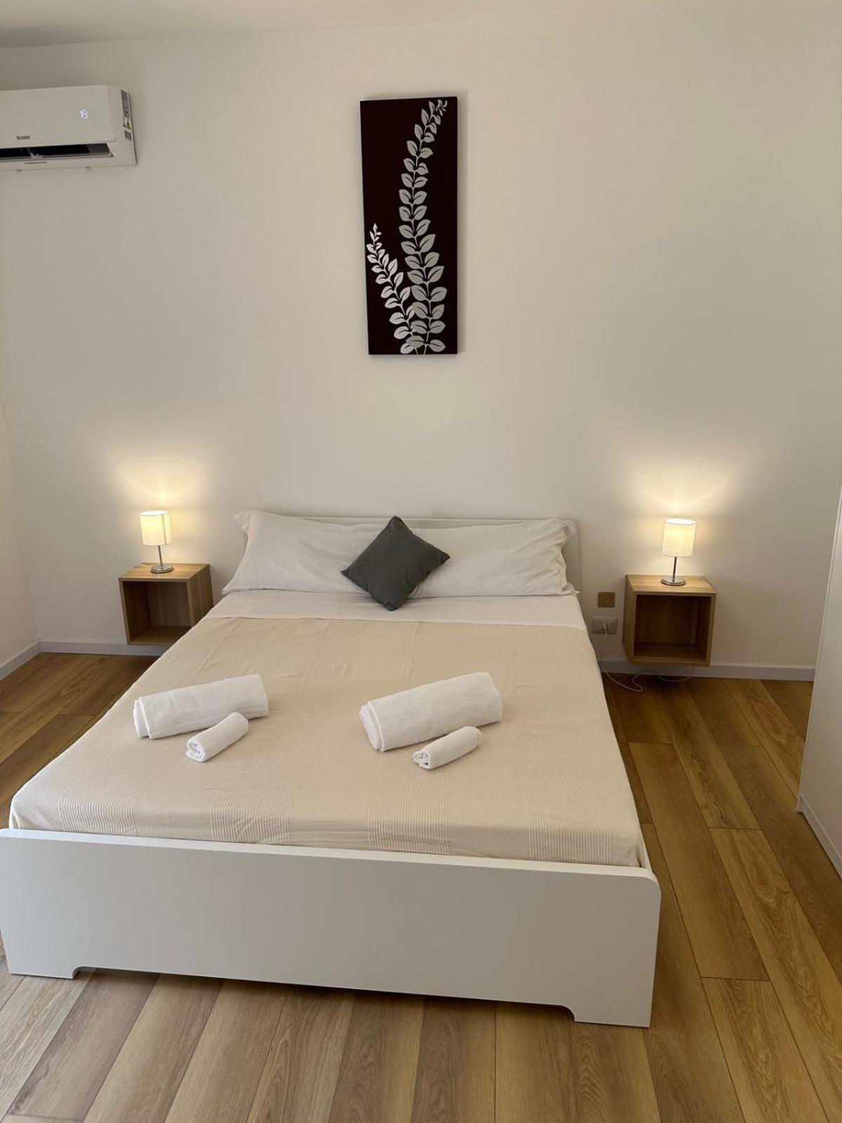 We Home Taormina Center With Parking Bagian luar foto
