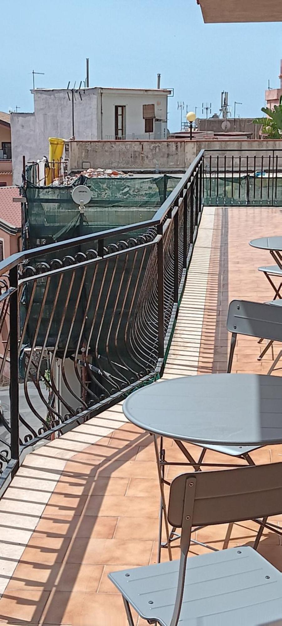 We Home Taormina Center With Parking Bagian luar foto